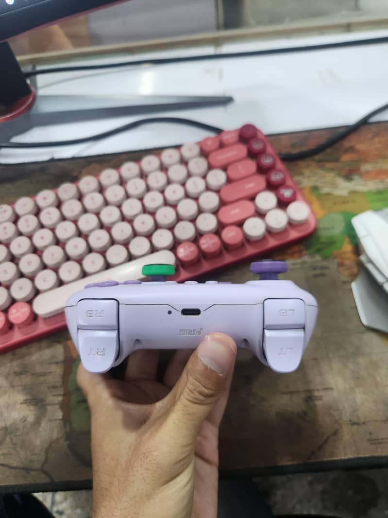 8 BitDo Wireless Gaming Controller 2