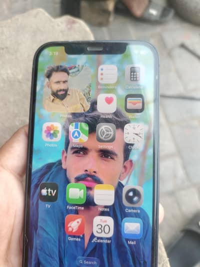 Apple iPhone 12