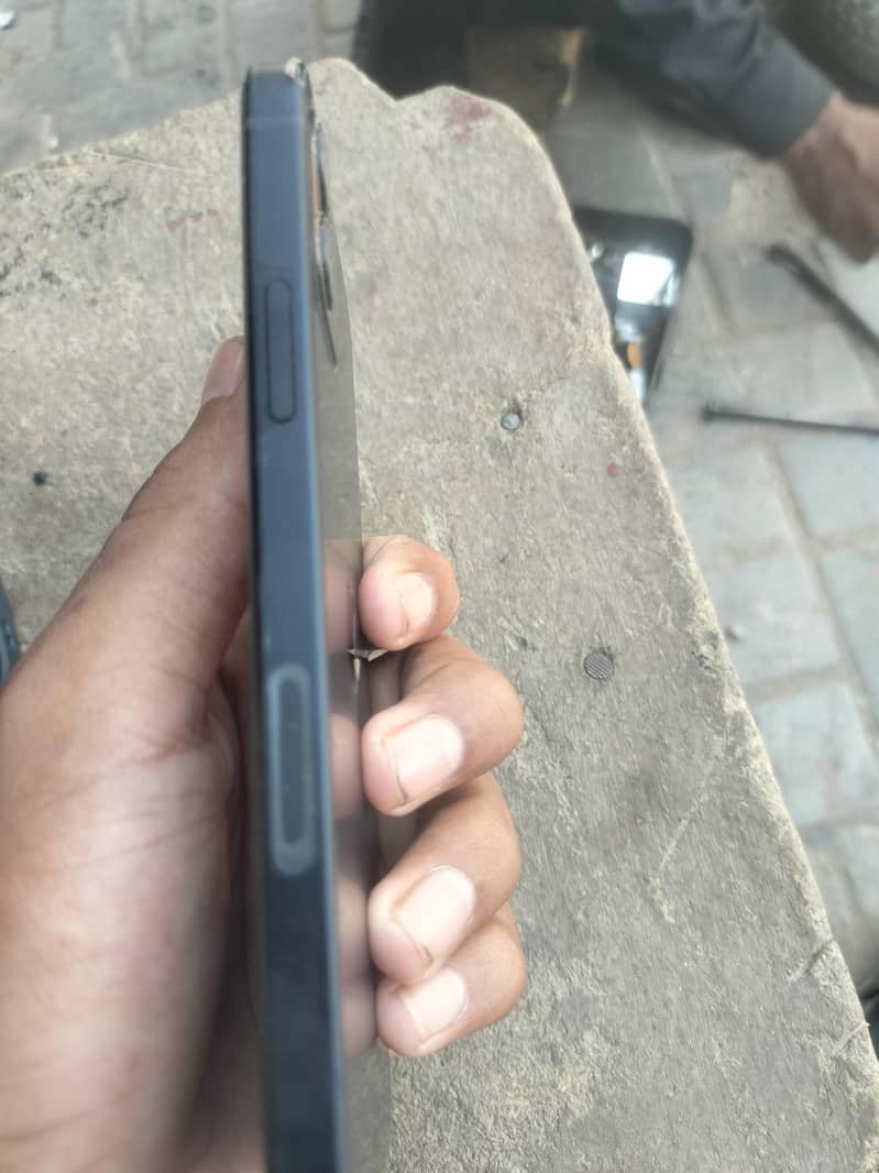 Apple iPhone 12 1