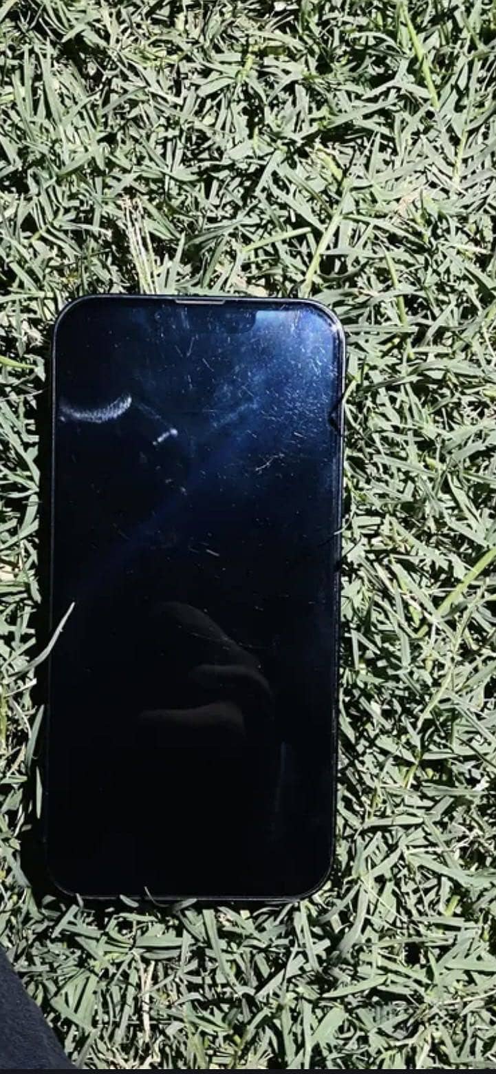 Apple iPhone 13 2