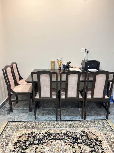 6-seater dining table