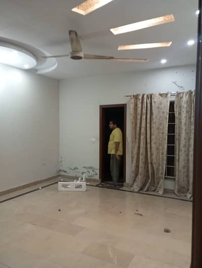 10 MARLA 1ST FLOOR FOR RENT NO GAS