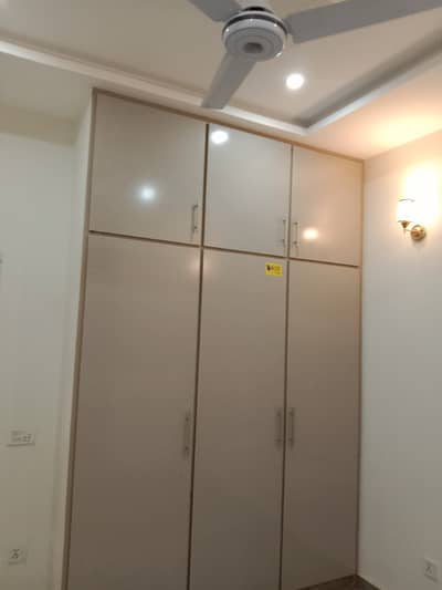 5 MARLA BREAD NEW 1ST FLOOR FOR RENT