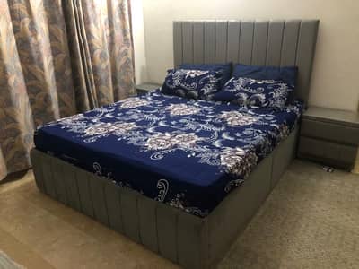 Bed set with Mattress/Vanity/Side Tables/Storage Box for Sale