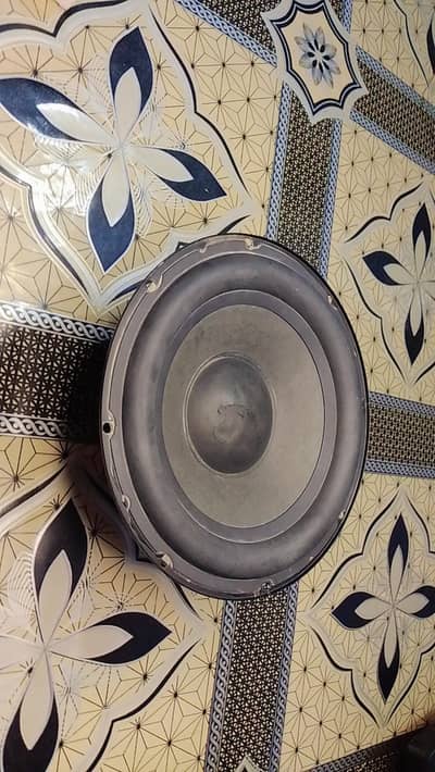 sub buffer 8 inch on good condition working