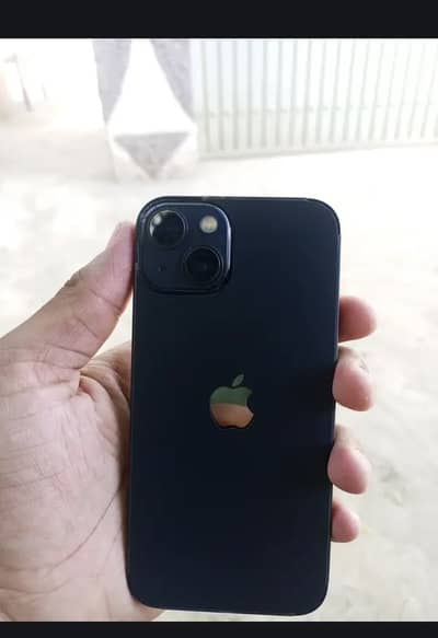 Apple iPhone 13