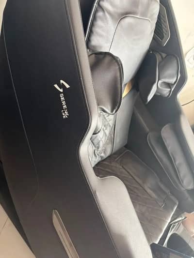 Luxury SereneLife Full Body Massage Chair With LED & Tablet - Urgent
