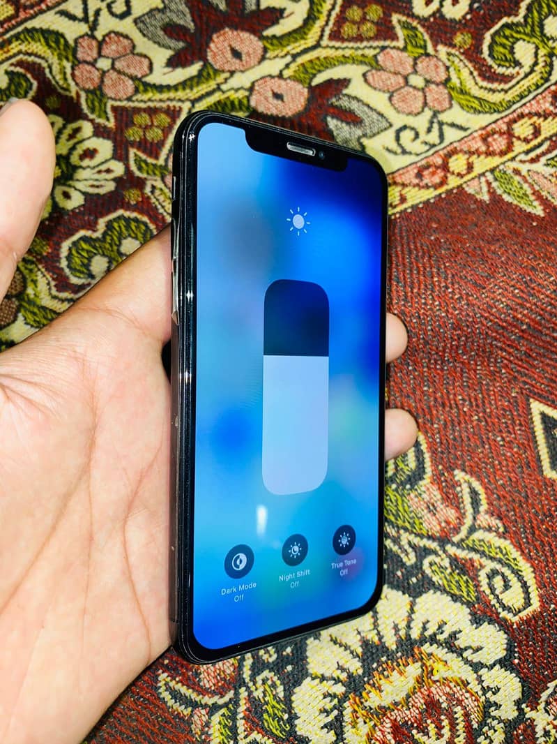 Apple iPhone X 3