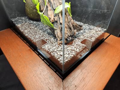 Aquarium Corner Cave