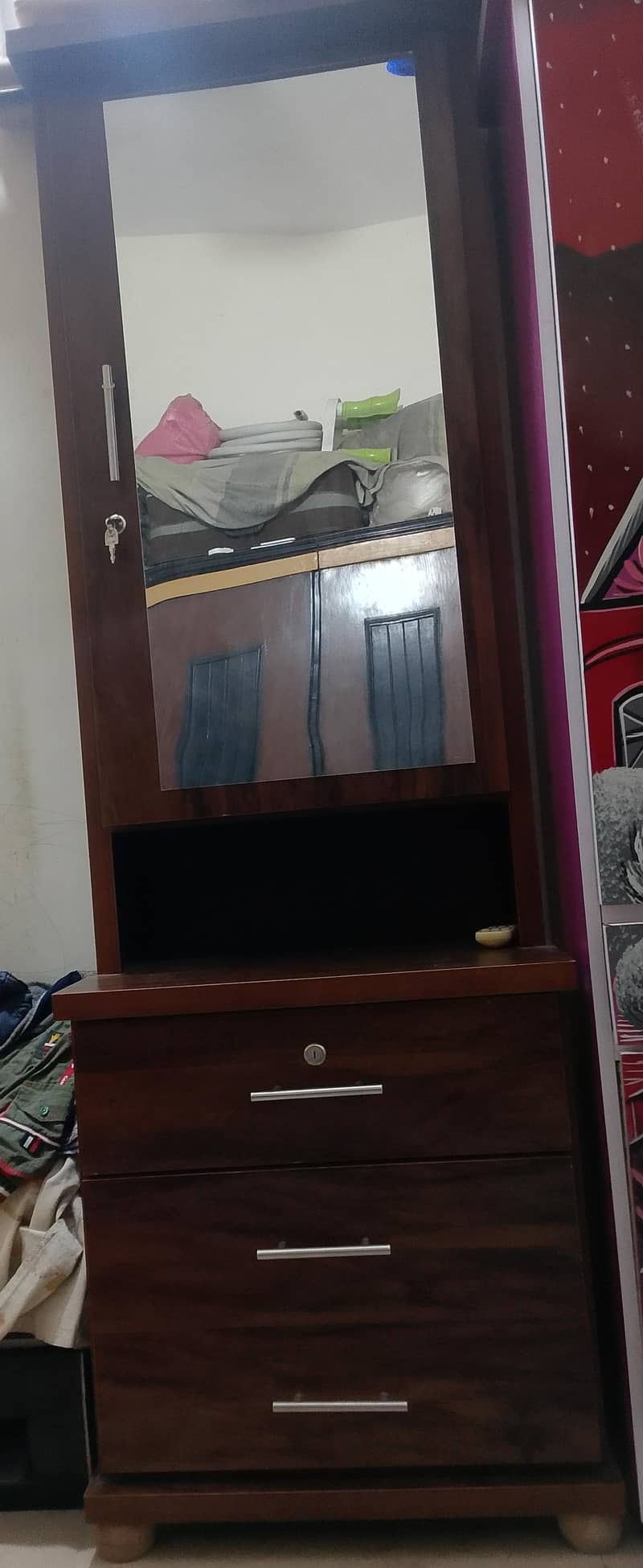Dressing table 0