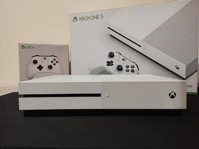 Xbox One S | 1 TB | 2 Controllers | with Box and all accessories