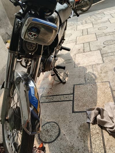 cd 70 2020 model 12 month ki nikli stickr 21 ka jnwn tanki tappy hain