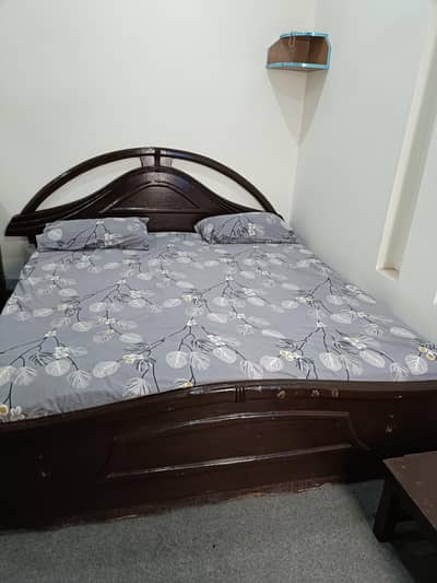 DOBLE BED WITHOUT MATTRESS