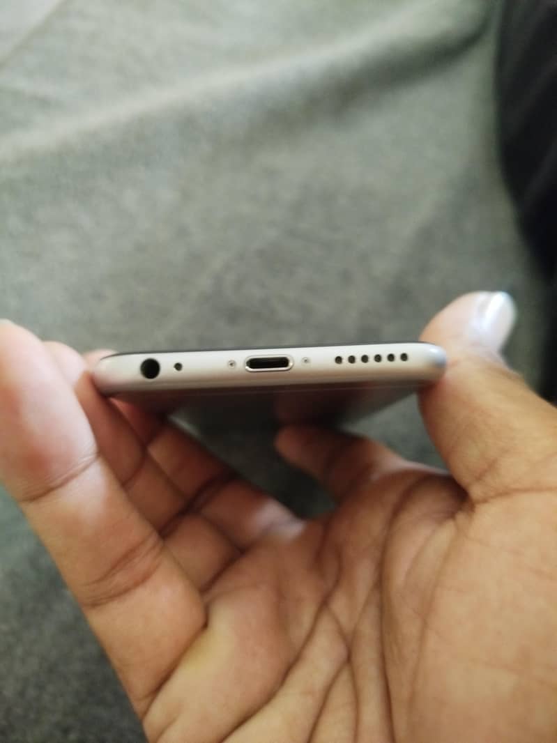 Apple iPhone 6S 3