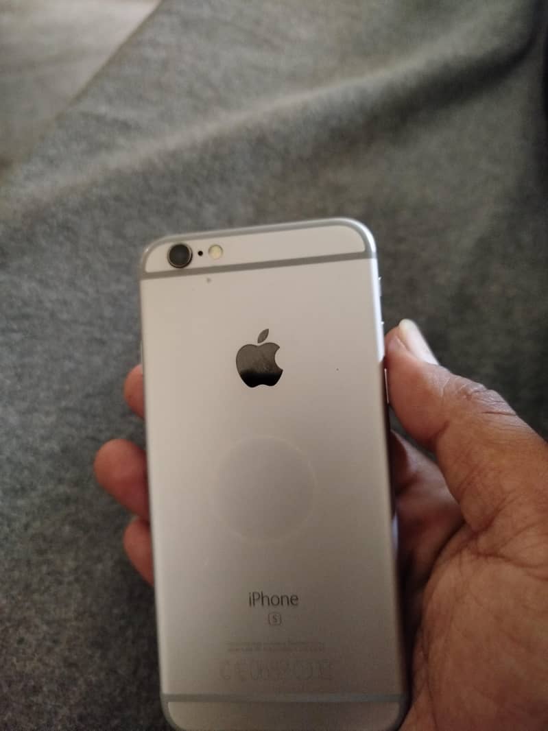 Apple iPhone 6S 4