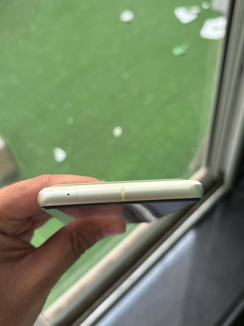 Google Pixel 7 4
