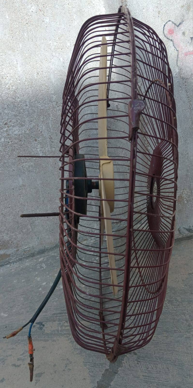 DC Wall Fan - Good Condition - Strong Air Flow - Price Final 2
