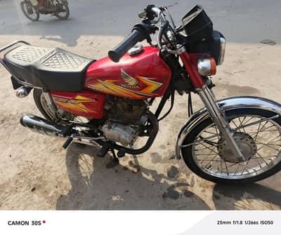 honda 125 all okey hai koi issue nahi hai engine pack hai totel