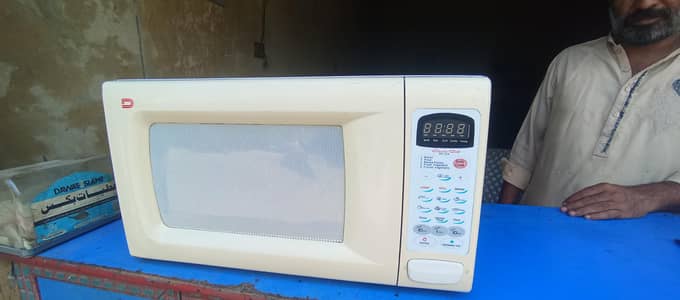 microwave oven