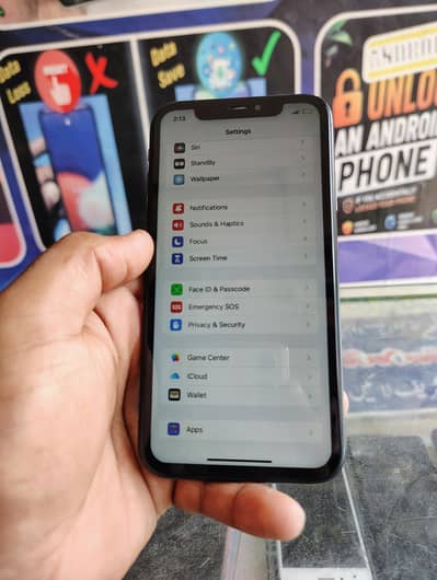 Apple iPhone XR 64gb Single Sim Official PTA just back crack.