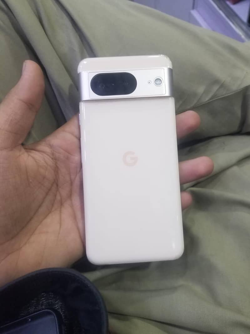 Google Pixel 8 4