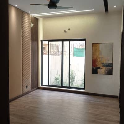 *10 Marla Upper Portion For Rent*
