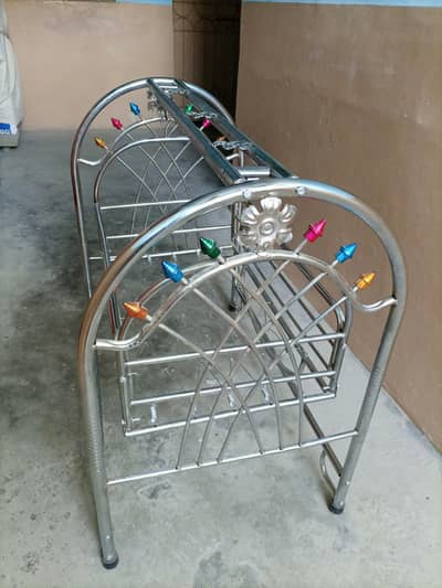 ​"Beautiful Baby Jhula / Swing for Sale. Babby jhula in good condition