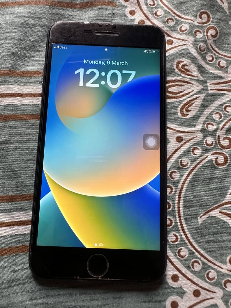 Apple iPhone 8 Plus 0