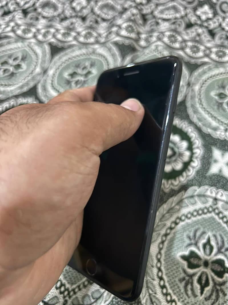Apple iPhone 7 Plus 2
