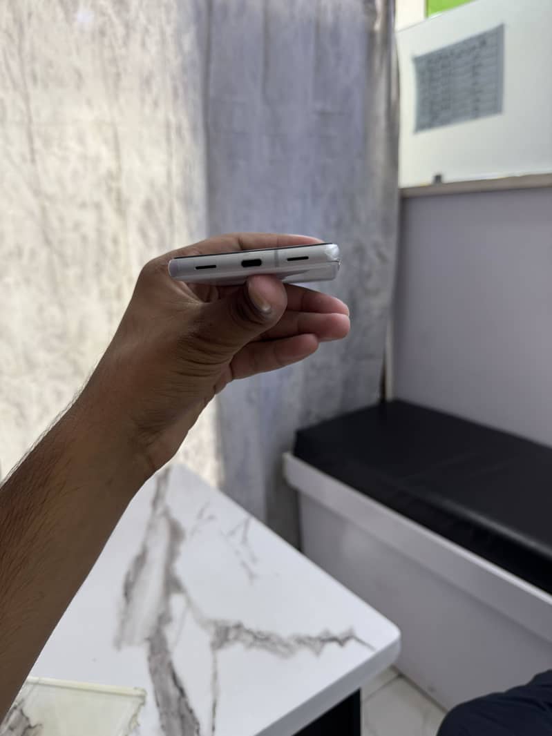 Google Pixel 7a 2