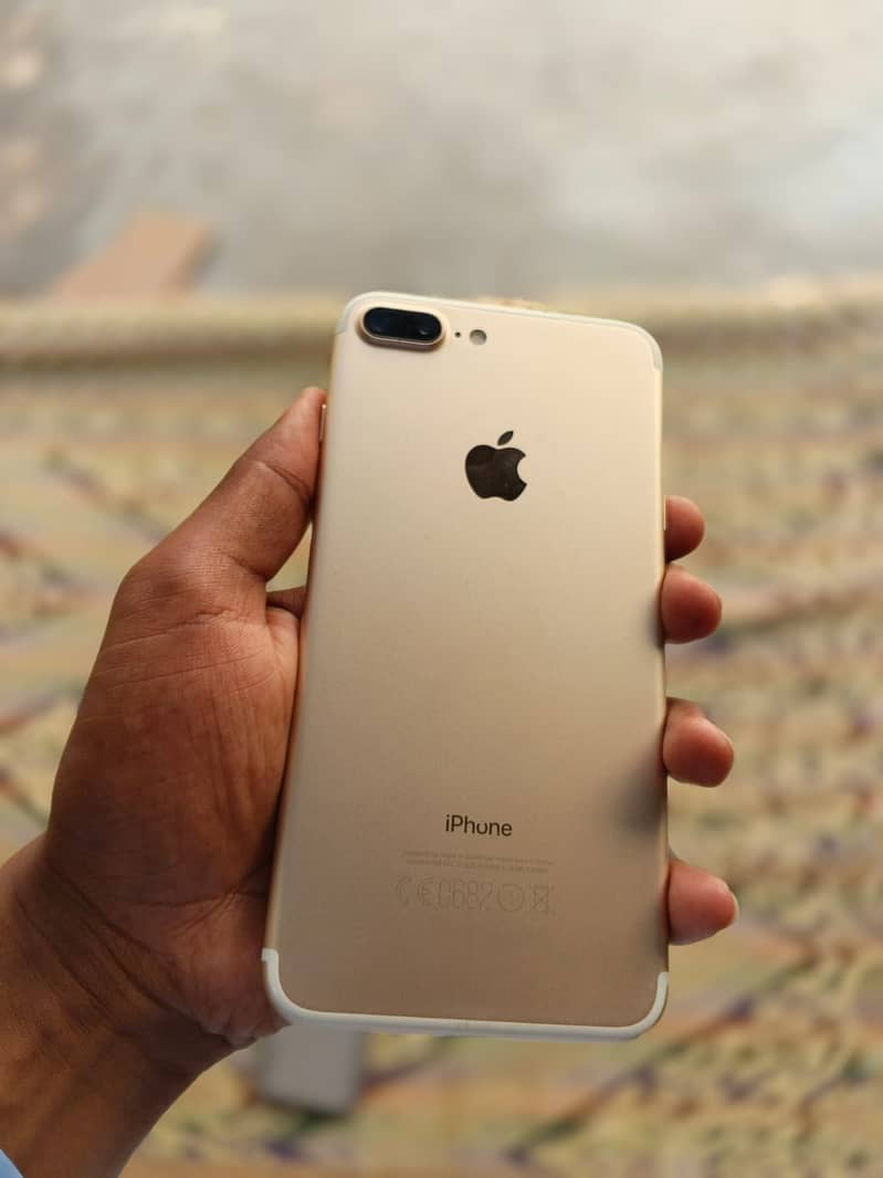 Apple iPhone 7 Plus 1