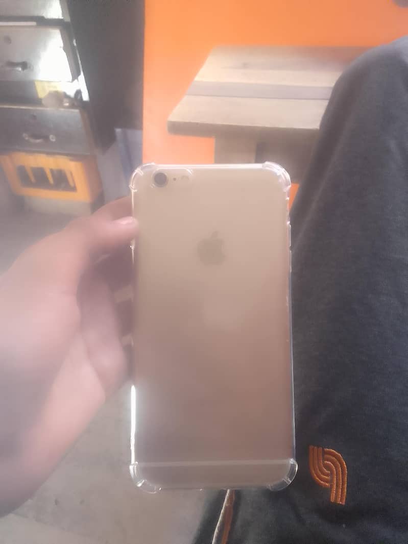 Apple iPhone 6 Plus 1