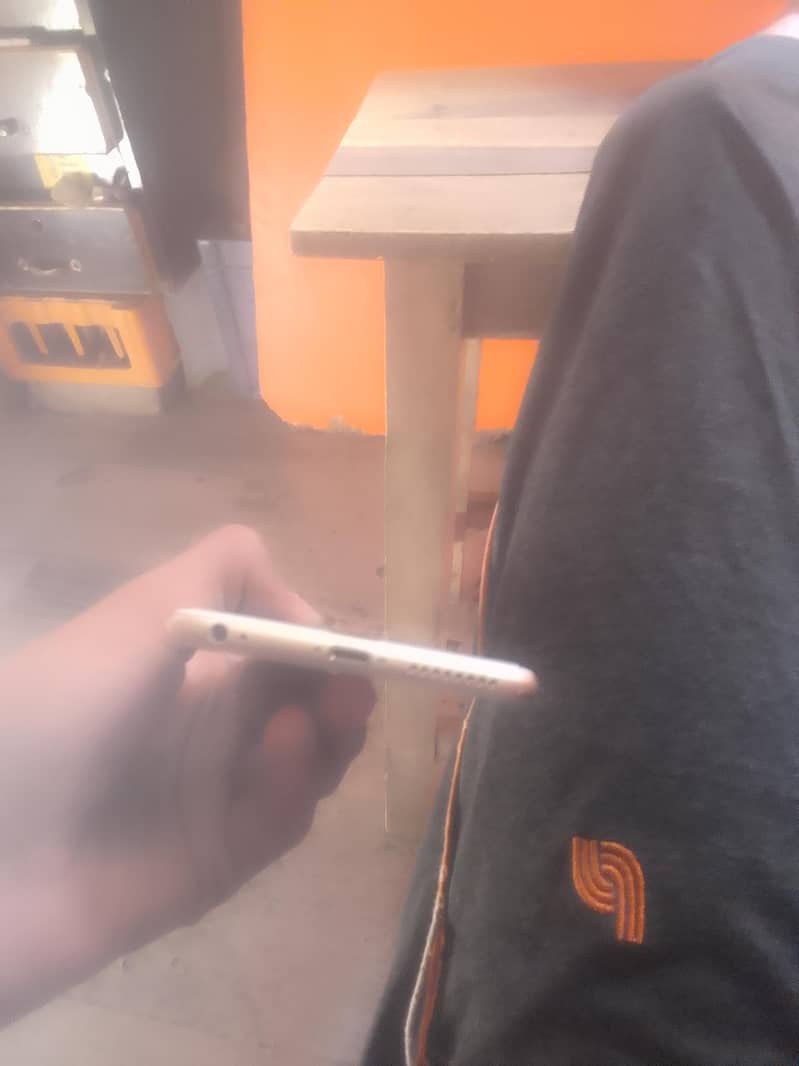 Apple iPhone 6 Plus 3