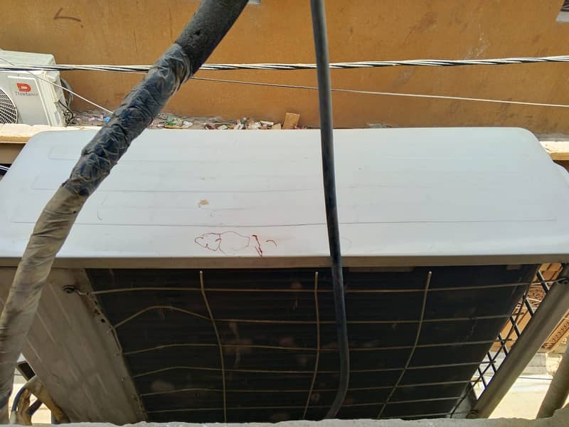 Split AC 1.5 Dawlance 3
