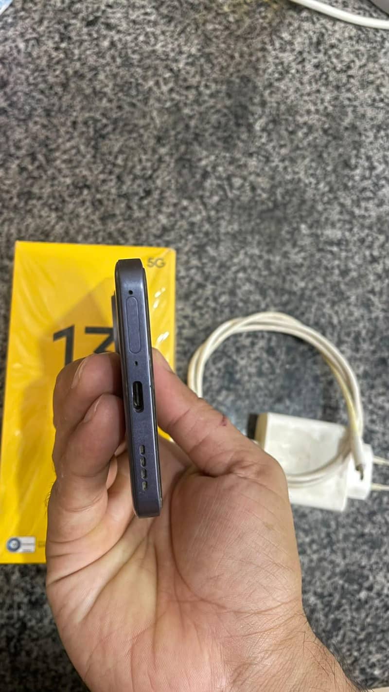 Realme 13 Plus 4