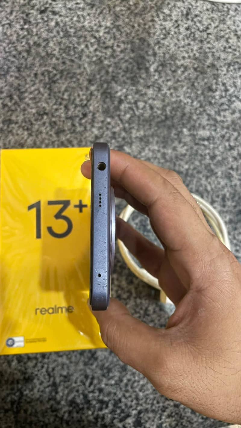 Realme 13 Plus 5