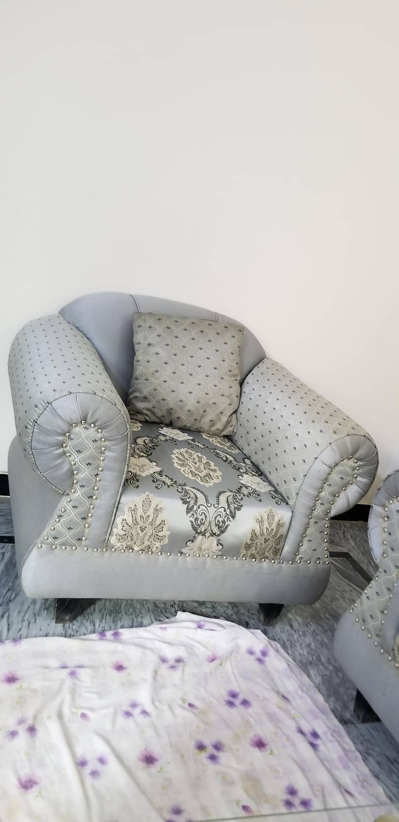 Sofas with centre table(urgent) 2