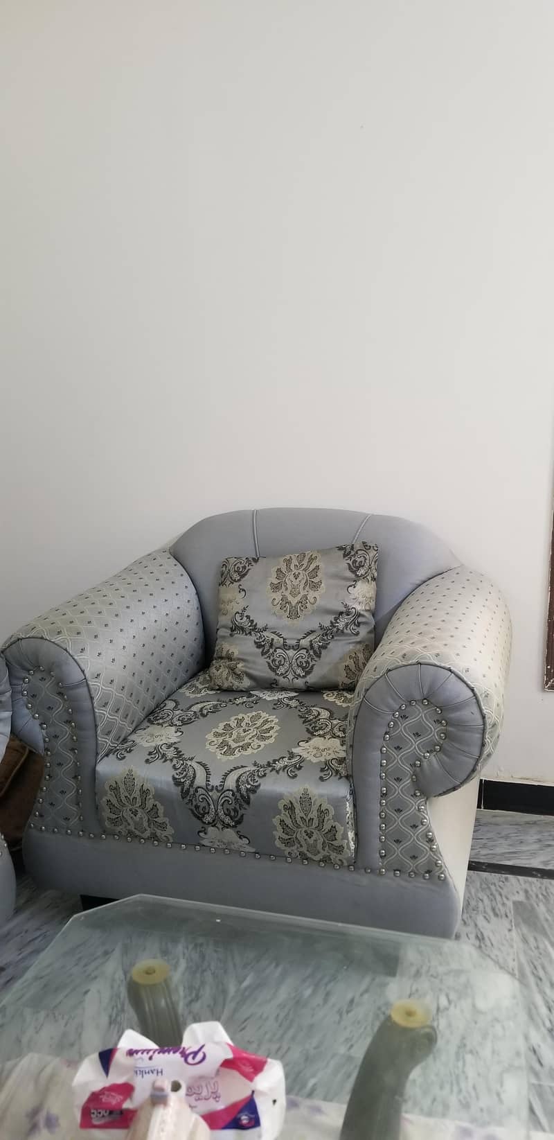 Sofas with centre table(urgent) 3