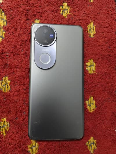 Vivo V50