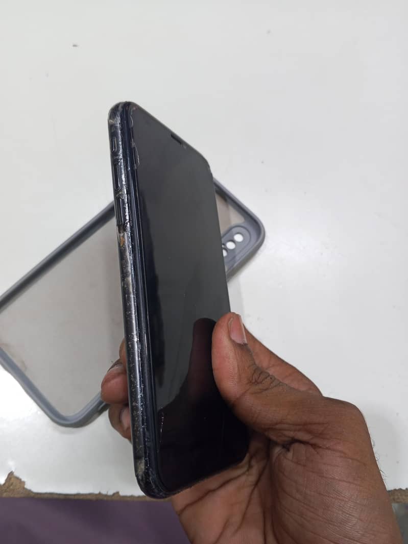 Apple iPhone X 3