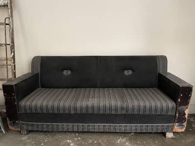 6 seaster Black Sofa Set