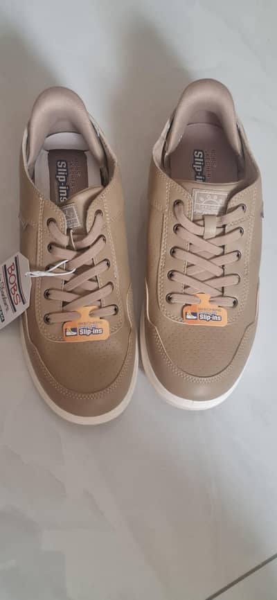 Brand New 100% Original Skechers Casual Shoes size 39.5