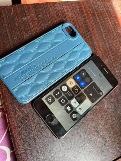 Apple iPhone 7