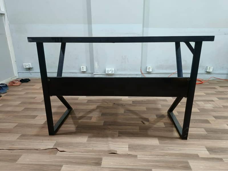 Executive table 4