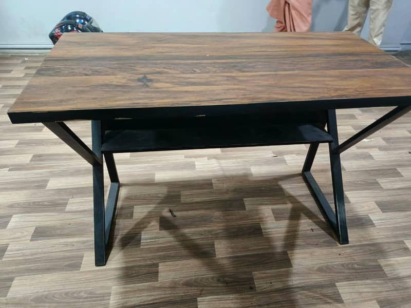 Executive table 5