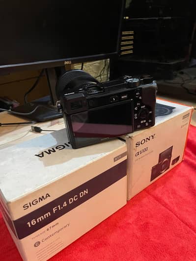 Sony A6100 (4k) + sigma 16mm 1.4 (like new)