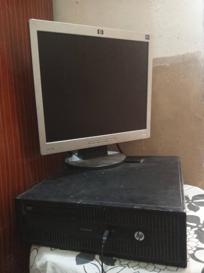 Computer _monitor , CPU , keyboard, mouse 2
