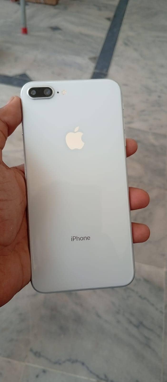 Apple iPhone 8 Plus 3