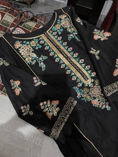Black 3ps embroided suit