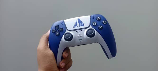 PS5 God of war dual shock 4